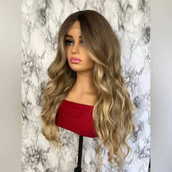 4 x 2 Lace Closure Balayage Blonde Wig 26 Inch long Natural look | for d… - Picture 8 of 8